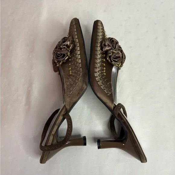 John Fashion Beaded Roses Elegant Slingback Taupe Formal Heels - Picture 6 of 7